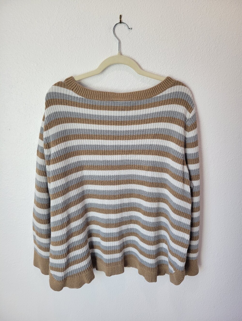 Lane Bryant Womens 22/24 Striped Crewneck Sweater Gray Tan White Loose Fit - Picture 5 of 5